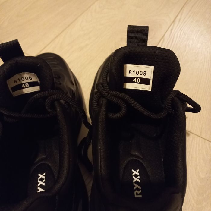 Adidași mărimea 40 piele