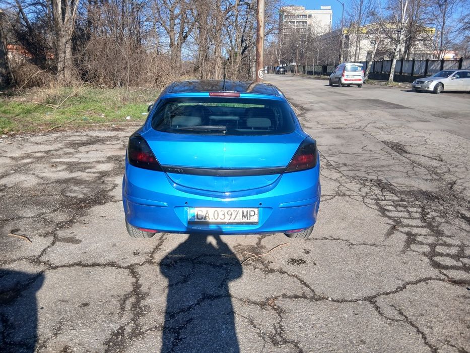 Опел Астра GTC 1.7 CDTI