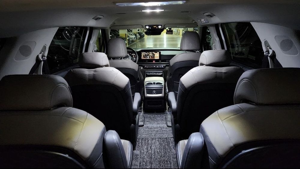 Kia Carnival HEV 9seater Nobless