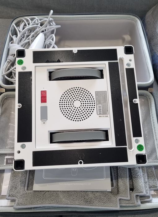 Робот за прозорци HUTT W66