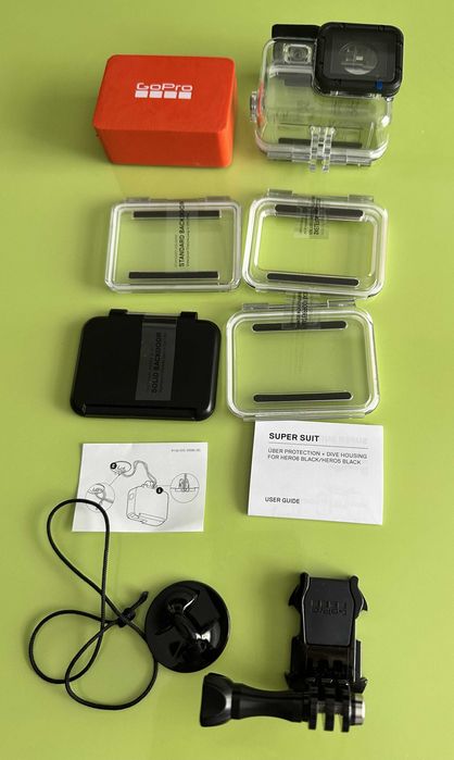 GoPro 7 Black + Bundle accesorii originale GoPro, nefolosite/sigilate