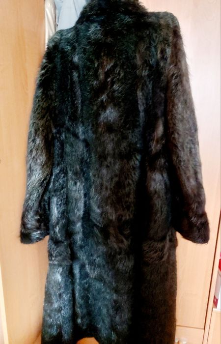Продам женскую шубу