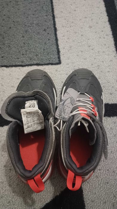 Детски зимни непромокаеми обувки за момче