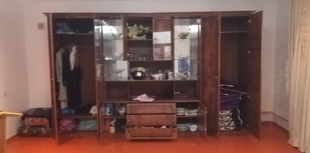 Залға уголок сатылады, ұқыпты ұсталған