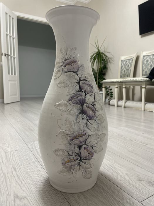 Декоративная напольная ваза