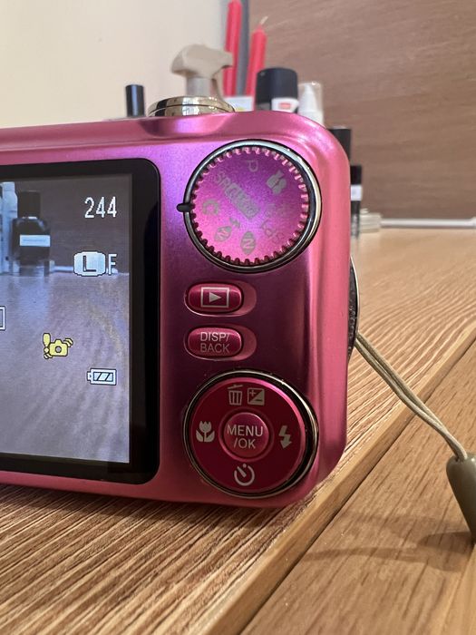 Фотоапарат Fujifilm 16Mp с подаръци