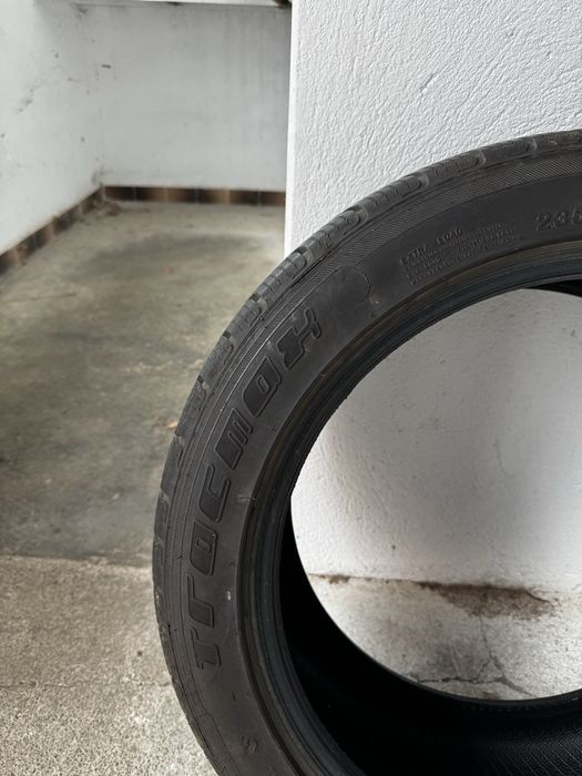 Зимни гуми Tracmax 235/45/R18