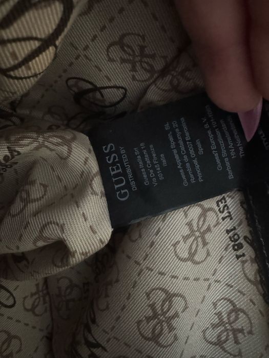 Guess стилна дамска чанта