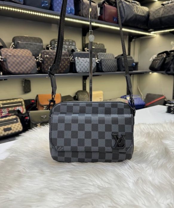 Мъжка чанта / чанти Louis Vuitton