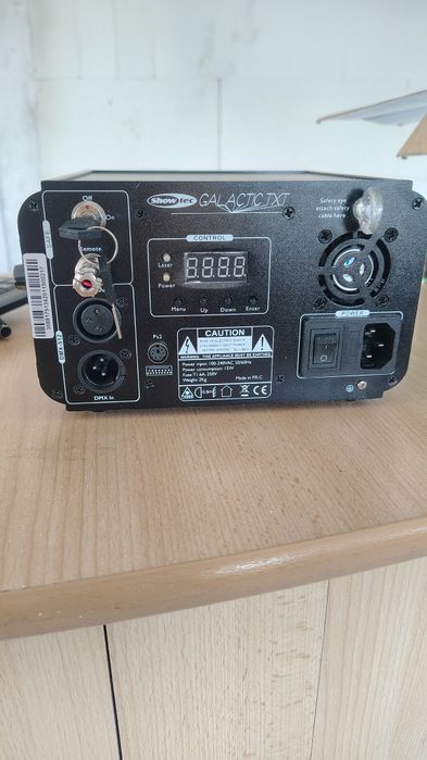 Proiector Laser Profesional Showtec Galactic TXT RGB 300mW - Pachet Complet (Tastatură + Chei)