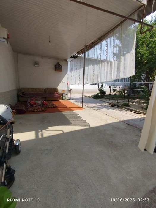 Yer hisobida hovli sotiladi