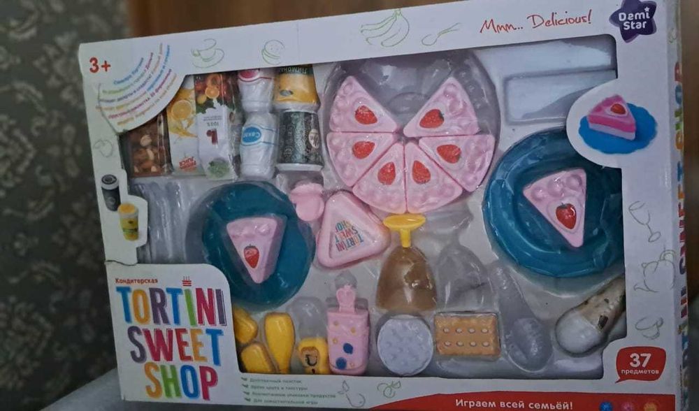 девочке кухонные игрушки и игрушки в магазин