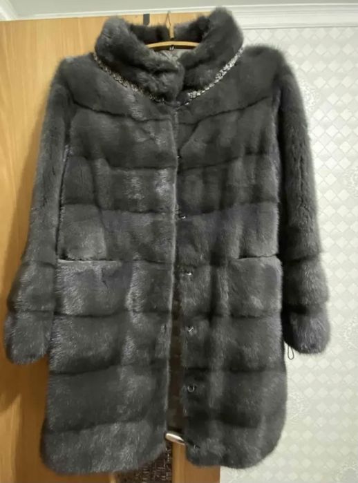 Продам норковую шубу