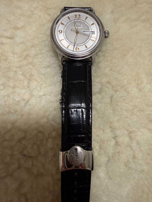 Auguste Reymond Elegance