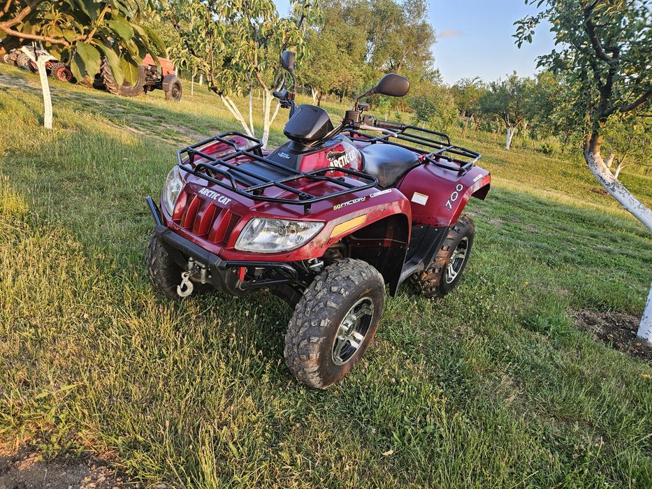 Atv arctic cat 700 ,4x4
