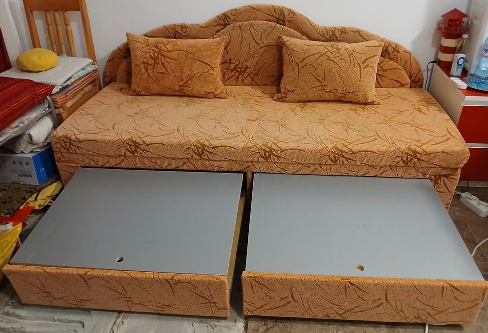 Разтигателен диван