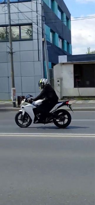 Se vinde honda cbr