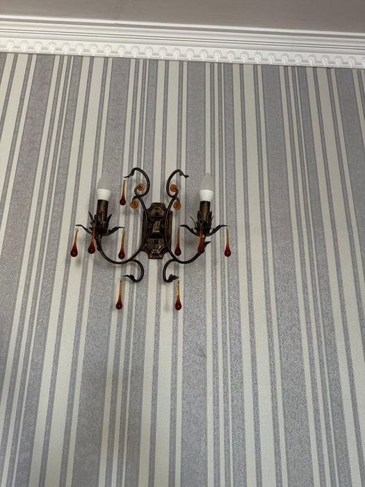 2 люстры, 2 настенные бра