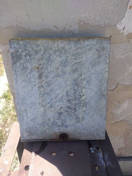 Бачок умывальника.