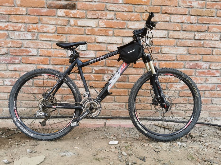 Vând bicicleta RedBull AL werks, in stare foarte buna