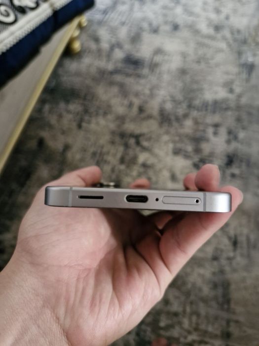 Galaxy S25 FE xotirasi 256/8