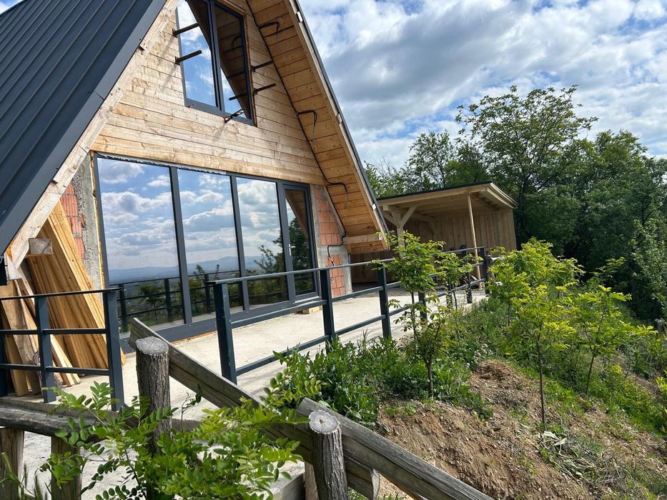 Vand casa tip cabana