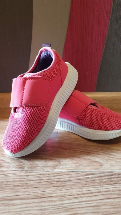 Кроссовки для девочки