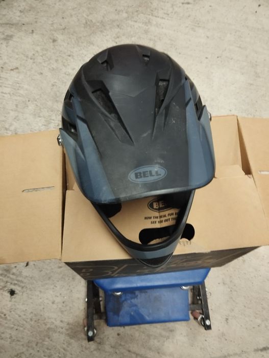 Каска Bellразмер м ризница fox наколенки aipnestat s/m