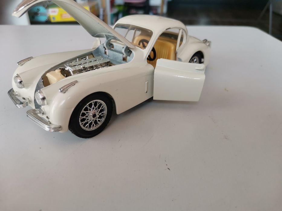 Jaguar xk 120 - Bburago