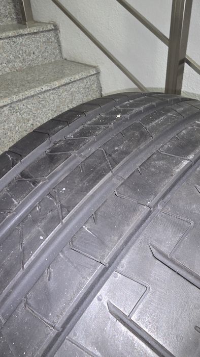 2 бр летни гуми 245/40 R20