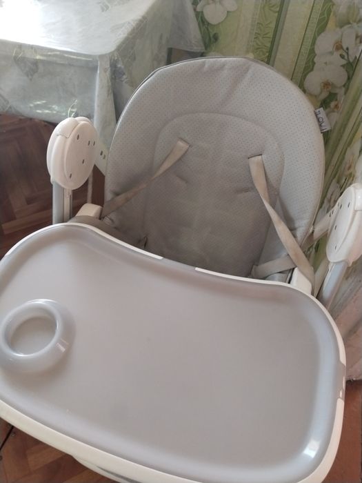 Детский стульчик для кормления