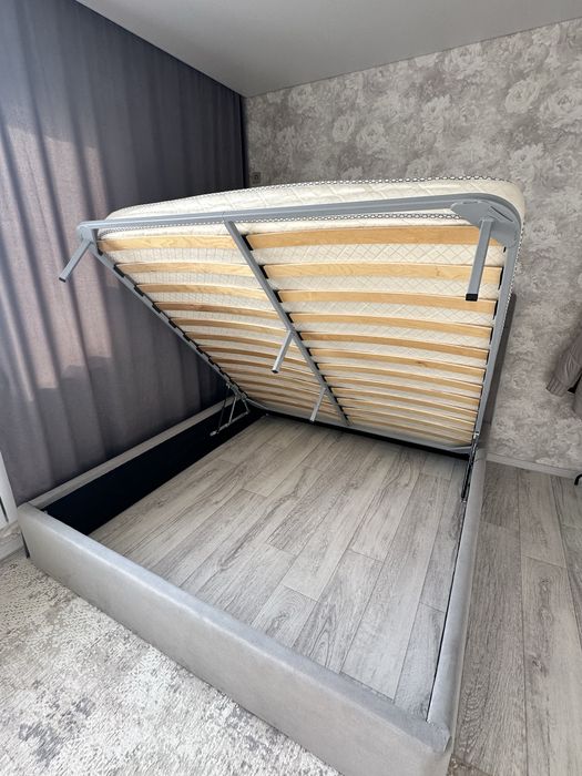Продам кровать двуспальную