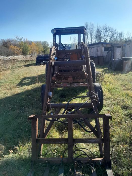 Продам трактор Т16