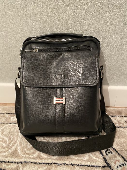 Продам барсетку в отличном состояние