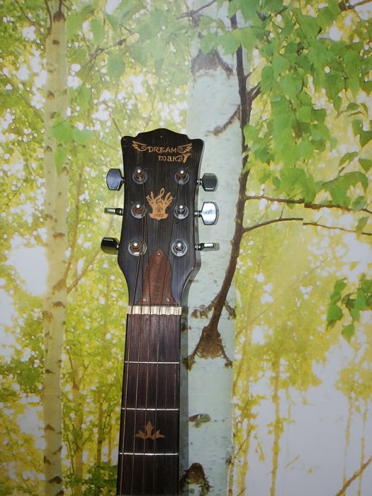 Электро-акустическая гитара