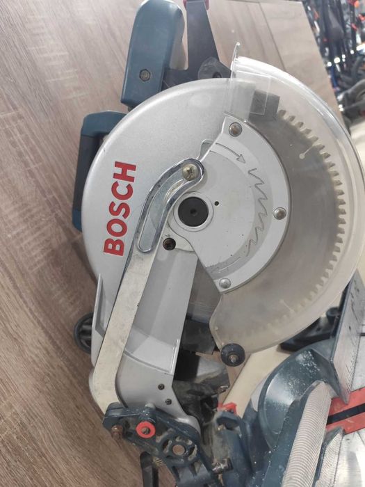Циркуляр за рязане BOSCH GCM 10 MX Professional