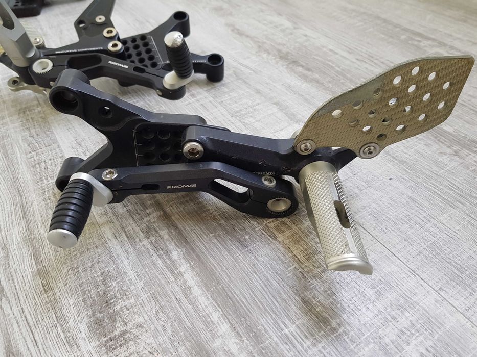 Scarita reglabile Rizoma Yamaha r6 2004 2008