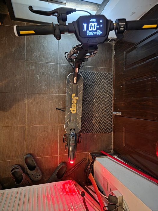 Trotineta electrica jeep