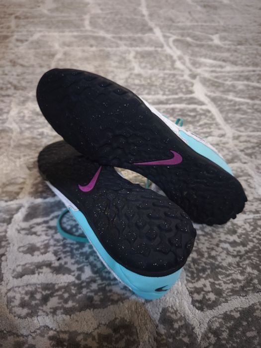 Оригинални стоножки Nike, размер 42.5
PHANTOM GX ACADEMY TF