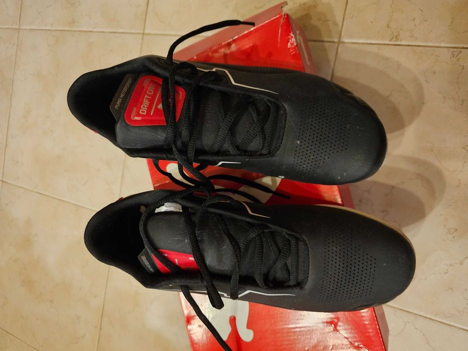 Нови маратонки, чиито номер не отговаря на номера на производителя.