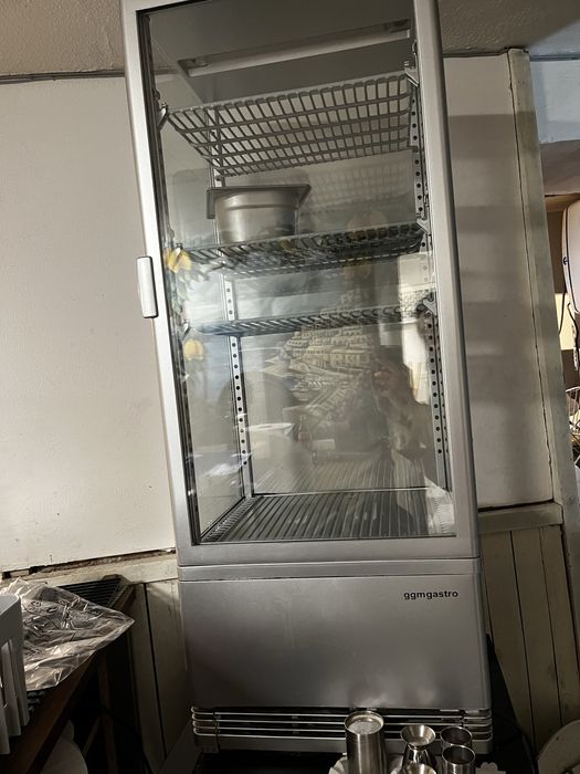 Хладилна витрина