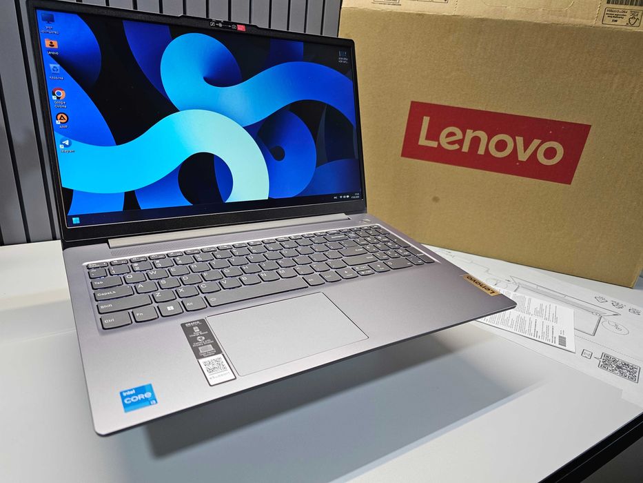 ПРОДАМ Lenovo Slim 3 Ноутбук Core™ i3 13-ПОКОЛЕНИЯ/8GB/512SSD/15.6"FHD