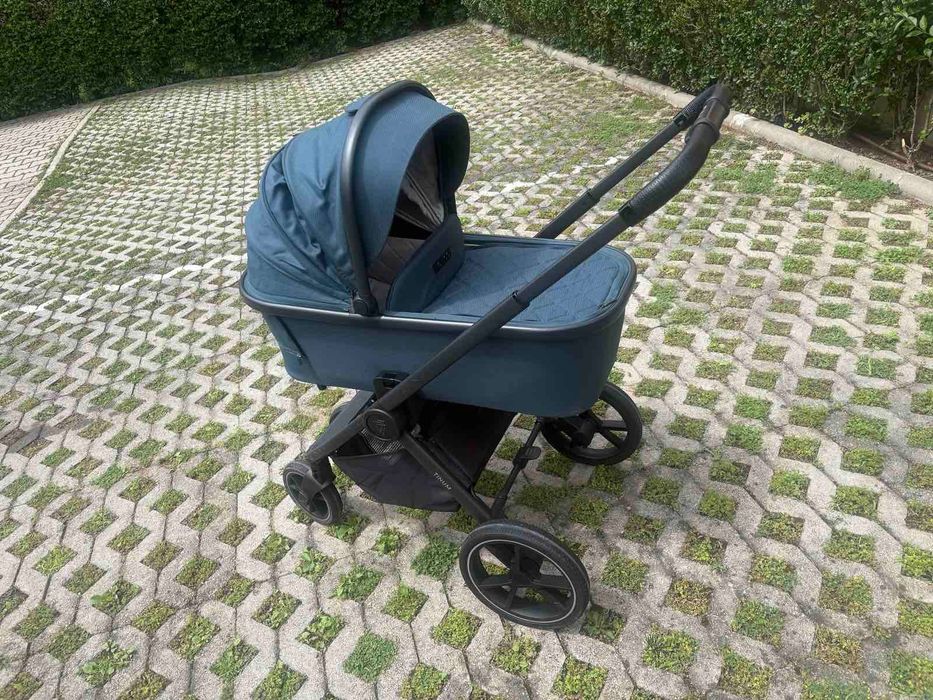 Бебешка количка Veniccci 3 в 1