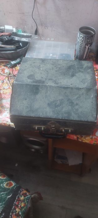 Vând acordeon italian vintage Marinucci Razullo – 17 clape, 8 bași, cu cutie originală