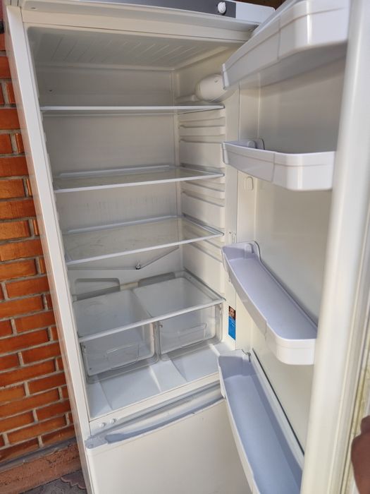 Холодильник indesit