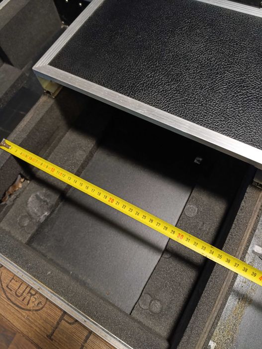 Твърд кейс за DJ музикант