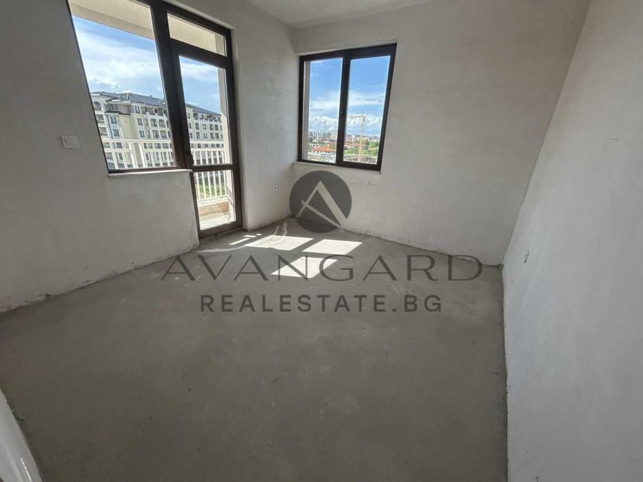 Продава се Тристаен апартамент в Пловдив, Остромила - 135 кв.м за 1067 €/кв.м - Снимка #4