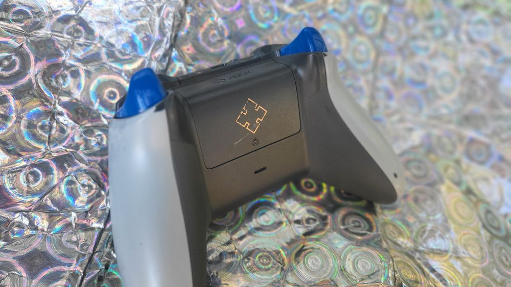 Лимитиран Gears of War контролер джойстик Xbox one/s/x series PC компю