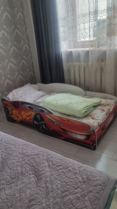 Продам кровать маквин