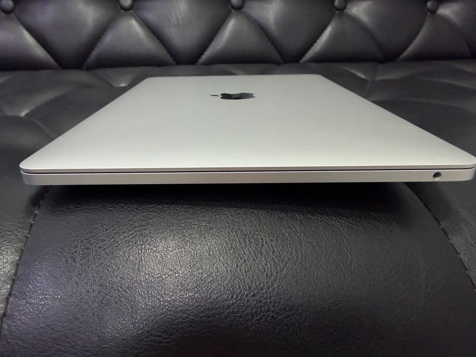 Apple MacBook Pro M1 2020 года в идеальном состояние